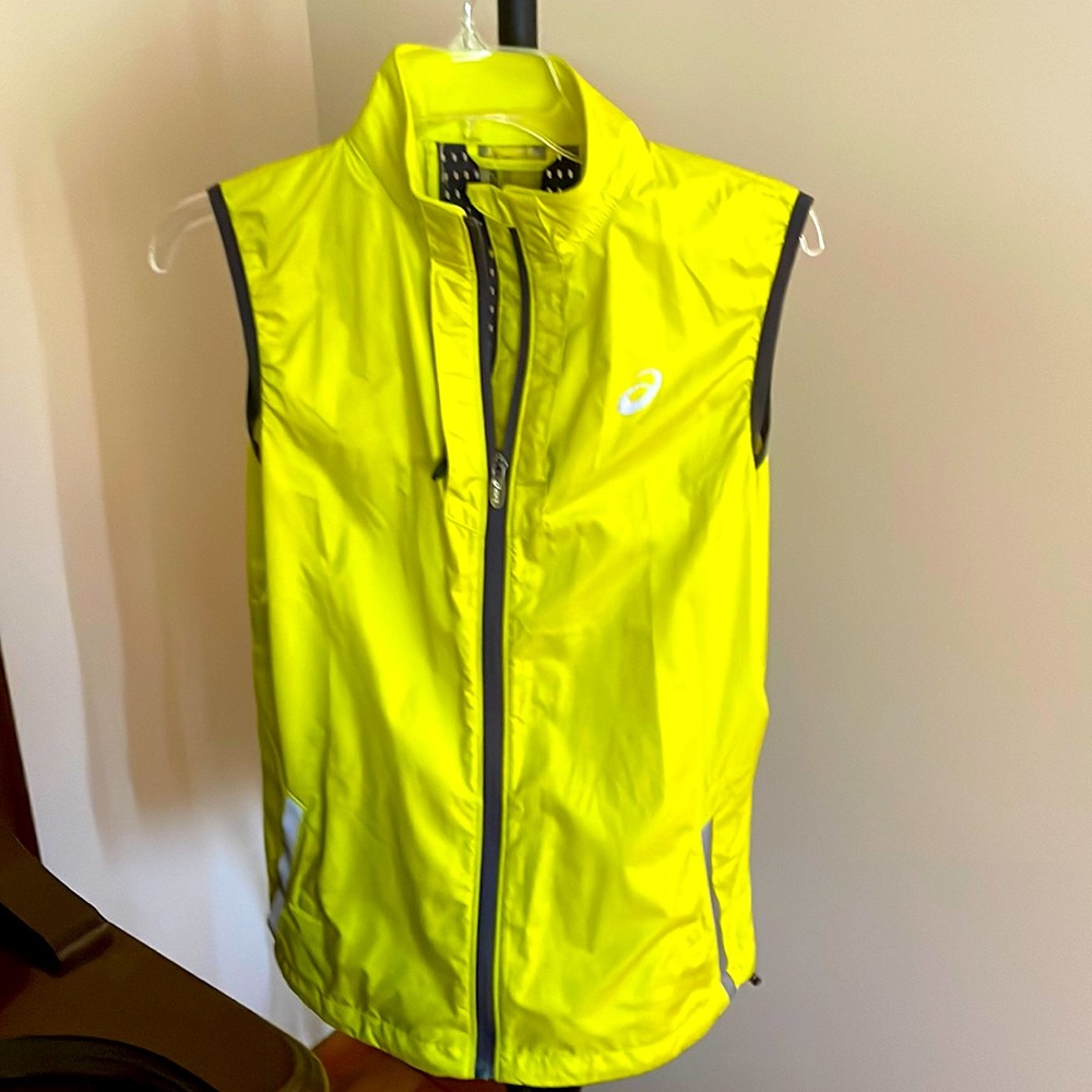 ASICS neon medium woman’s running jacket